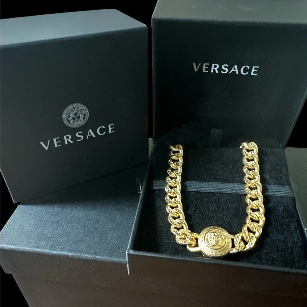 Versace Gold Medusa Chain Necklace! NEW IN BOX! - Picture 1 of 6